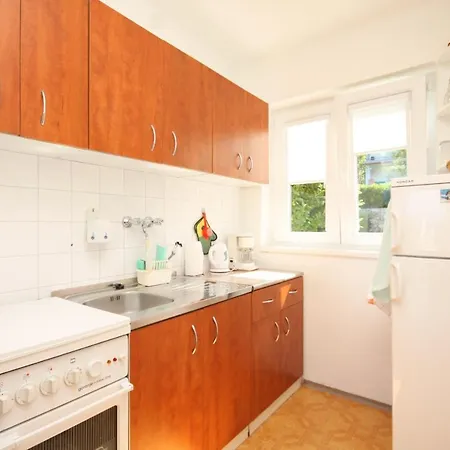 Apartment By The Sea - 7806